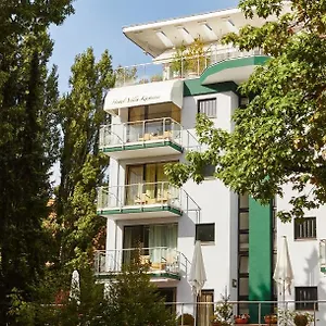 Bernstein Kastania 4* Berlín